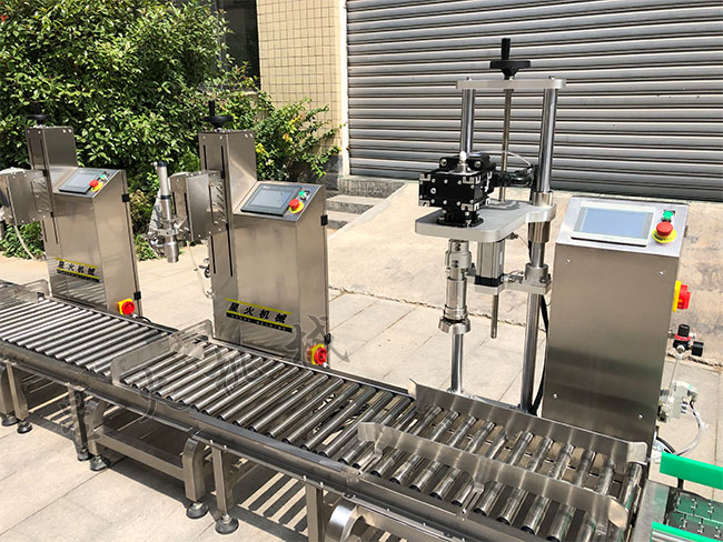 桶裝醬料稱重式灌裝旋蓋生產(chǎn)線