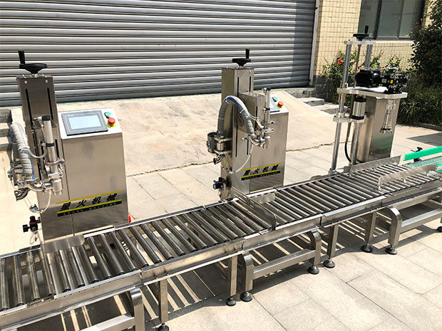 星火全自動醬料定量灌裝機設備廠房實拍