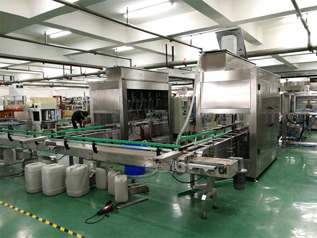 星火定量灌裝機(jī)廠房實(shí)拍