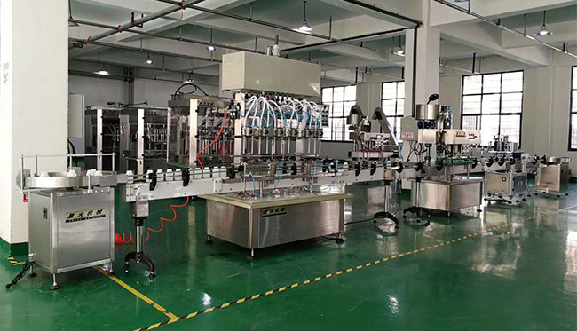 星火液體定量灌裝機(jī)設(shè)備展示