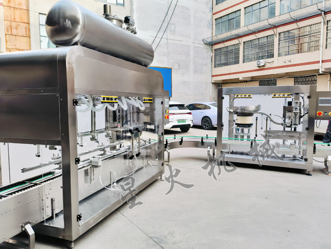 江蘇全自動稱重灌裝機(jī)